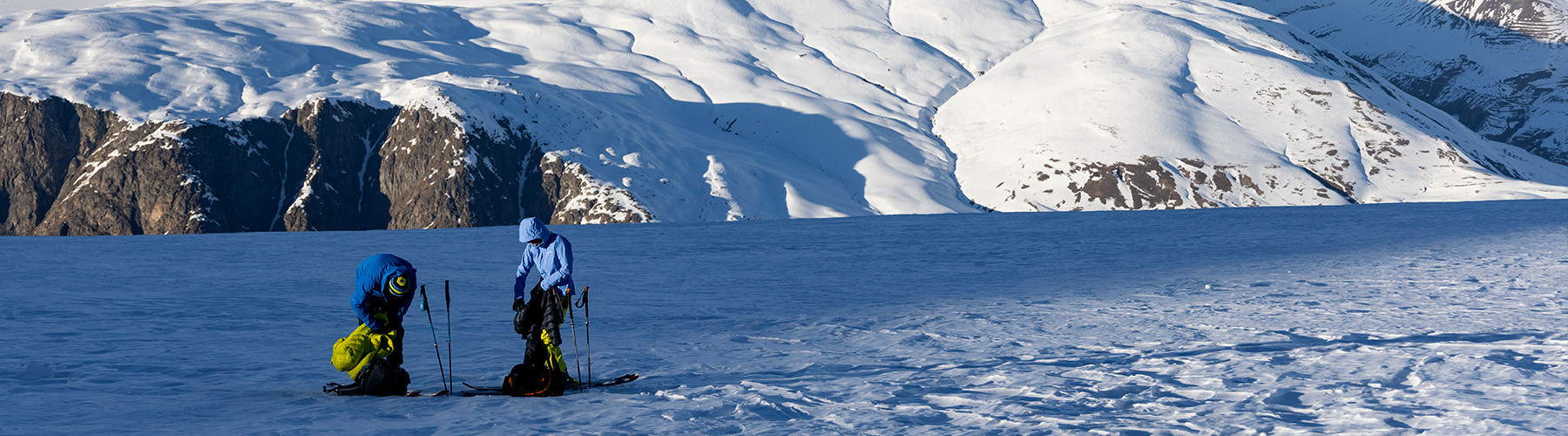 Recenze kolekce Nordes: Bunda, která překračuje hranice hor i měst